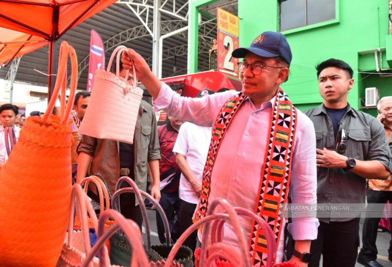 Penganjuran HPPK di Sabah, komitmen kerajaan hargai sumbangan penjaja, peniaga kecil