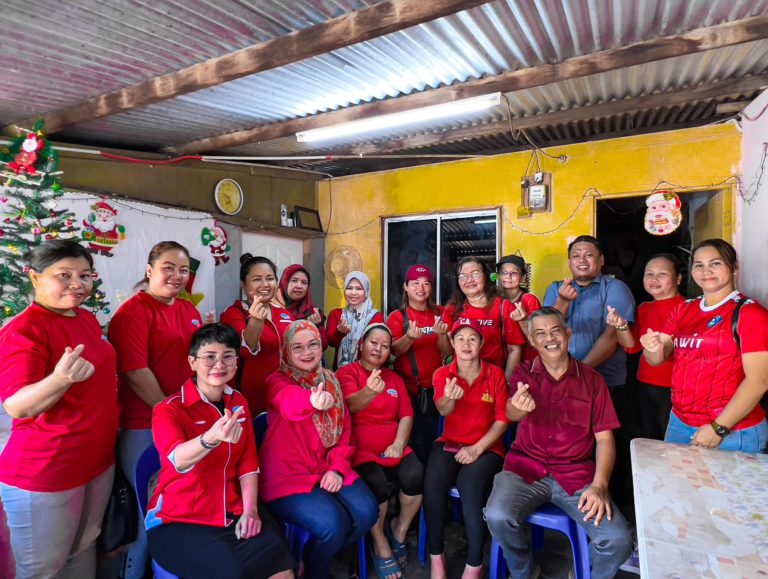 Wanita Gagasan Rakyat santuni pesakit kronik sempena menjelang Krismas