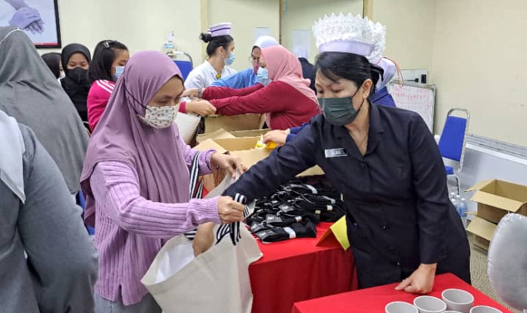Biro Kesihatan Wanita Gagasan Rakyat anjur Program Kemanusian: Jolly & Jingle Caregiver Initiative