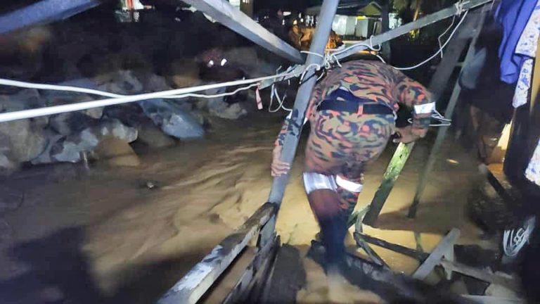 Kanak-kanak 2 tahun dikhuatiri lemas terjatuh ke dalam sungai