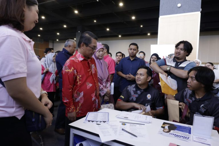 Lebih 1,000 peluang pekerjaan ditawarkan pada karnival Kerjaya MyFuture Jobs @ MOHE Zon Borneo