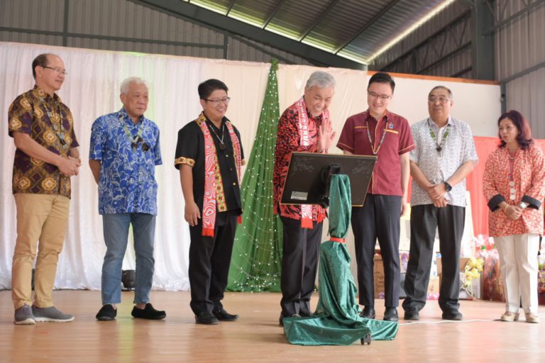 Ahmad Zahid sempurnakan peluncuran Pembangunan Kadamaian