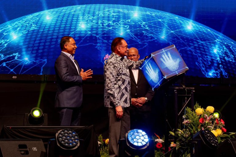 Agong Perkenan Calon Yang Dipertua Negeri Sarawak Baharu, Diumum Sehari Dua Lagi – Anwar