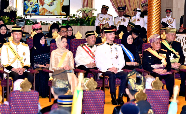 Hajiji & Juliah hadiri Majlis Istiadat Bersanding Putera Mateen, Dayang Anisha