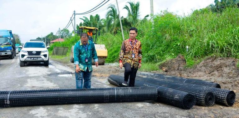 Jalan kritikal di Kg Jaya Baru kini dalan proses pembaikan
