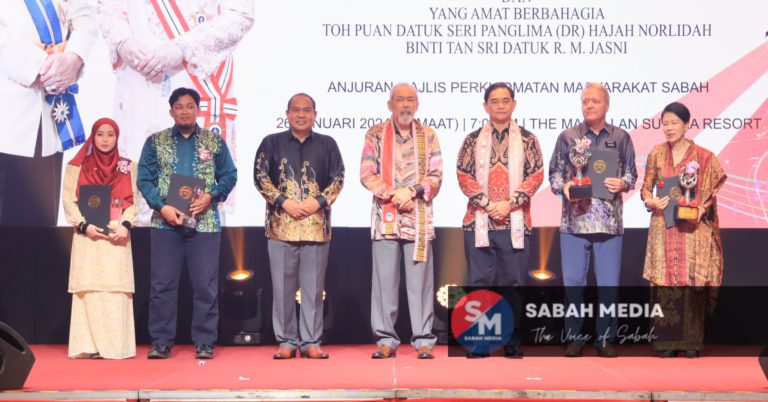 14 individu, NGO terima anugerah dan sijil penghargaan