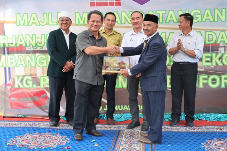 Lapan unit kedai bakal dibina di Kg Padas Damit, beri limpahan ekonomi penduduk