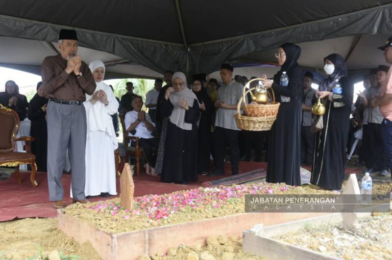 Jenazah bapa mertua TYT Sabah selamat dikebumikan