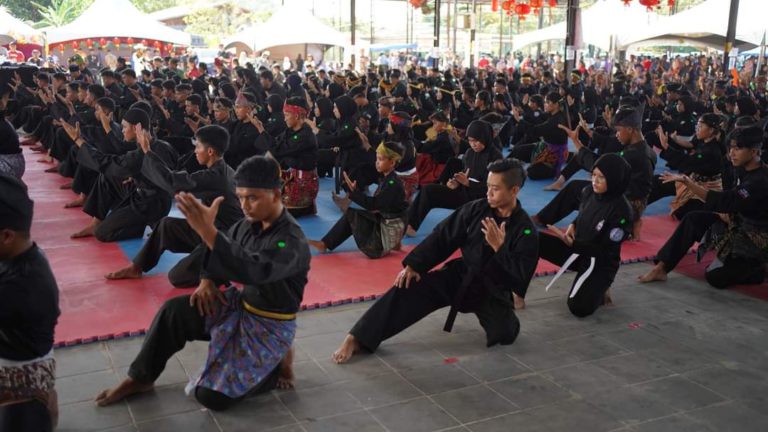 Pencak silat Sabah cipta rekod Asia menerusi persembahan paling ramai