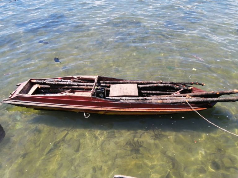 Maritim Malaysia rampas enam bot bersama kayu bernilai lebih RM30,000