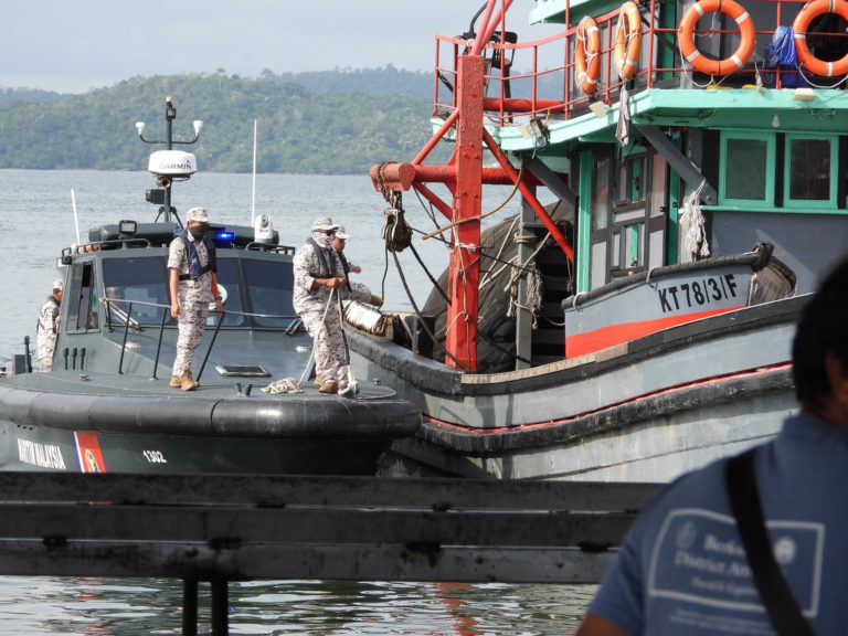 25 individu termasuk enam positif dadah ditahan
