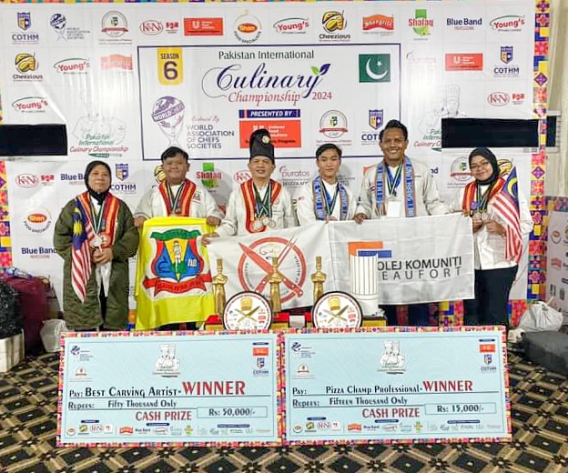 Pasukan Kolej Komuniti Beaufort terima Anugerah Best Carving Artist di Pakistan