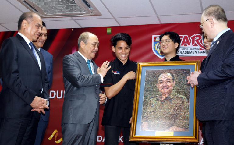 TAR UMT Sabah bantu bangun pendidikan tinggi negeri