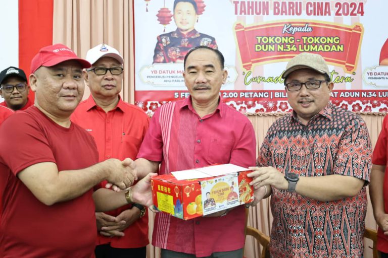 Tiga persatuan agama, dua tokong terima sumbangan sempena Tahun Baru Cina