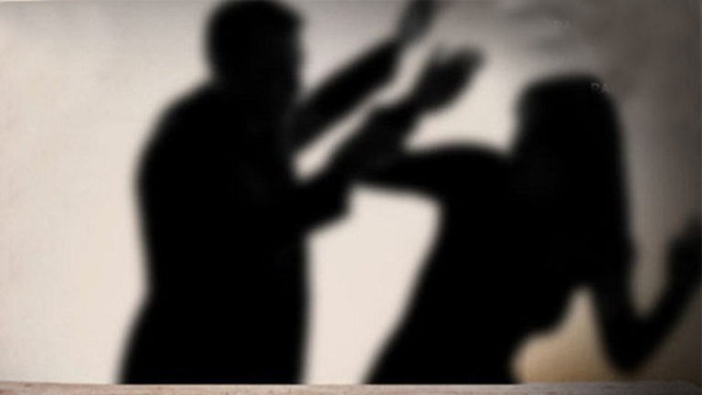 Isteri cedera dipukul suami akibat cemburu