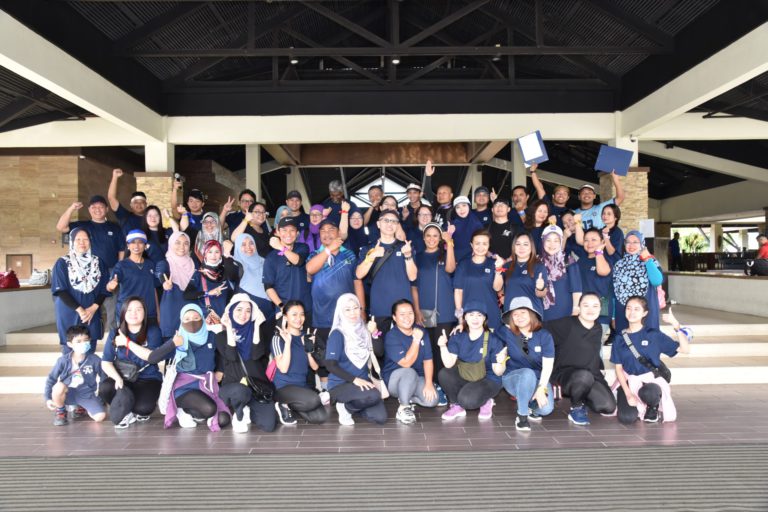 Program ‘Team-Bonding’ erat kerjasama antara kakitangan