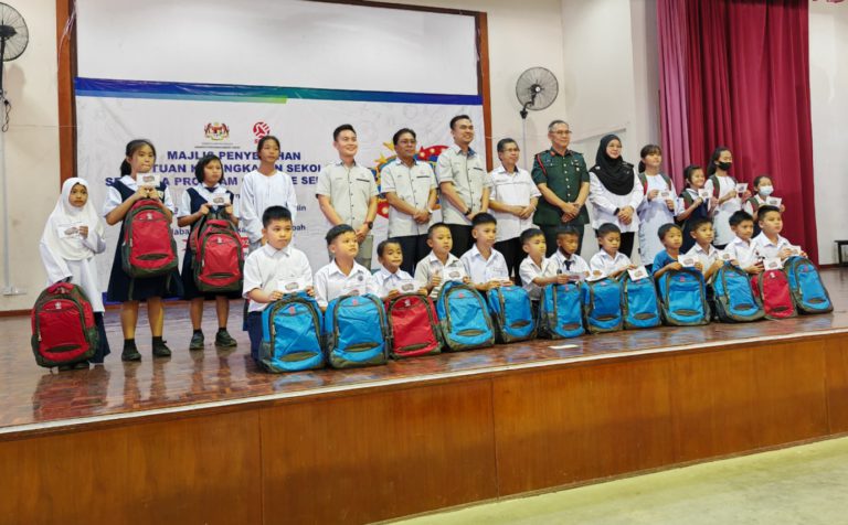 Program ‘Ceria Ke Sekolah’ SESB ceriakan anak-anak keluarga B40