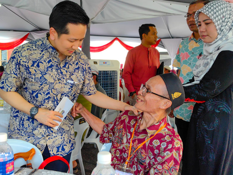 Lebih 300 asnaf terima bantuan kewangan, bakul makanan