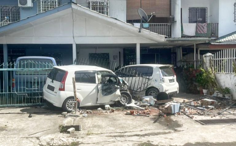 Warga emas maut kenderaan dipandu langgar pagar rumah jiran
