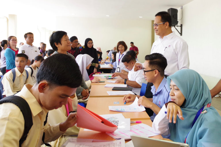MRSM Ranau alu-alukan kumpulan pertama pelajar