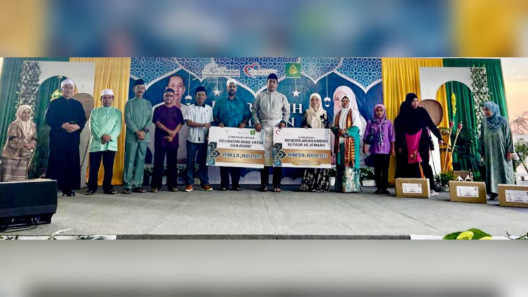 186 kanak-kanak, 40 pemimpin masyarakat Tempasuk terima sumbangan