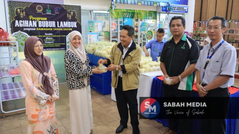 Ko-Nelayan agih 2,000 pek bungkusan bubur lambuk sempena Ramadan