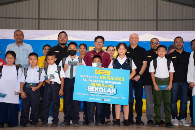 1,000 murid dari Kadamaian terima bantuan ‘Kembali Ke Sekolah’ AIM