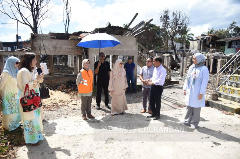 Mangsa kebakaran di Kg Laut Bongawan terima bantuan perkakasan rumah
