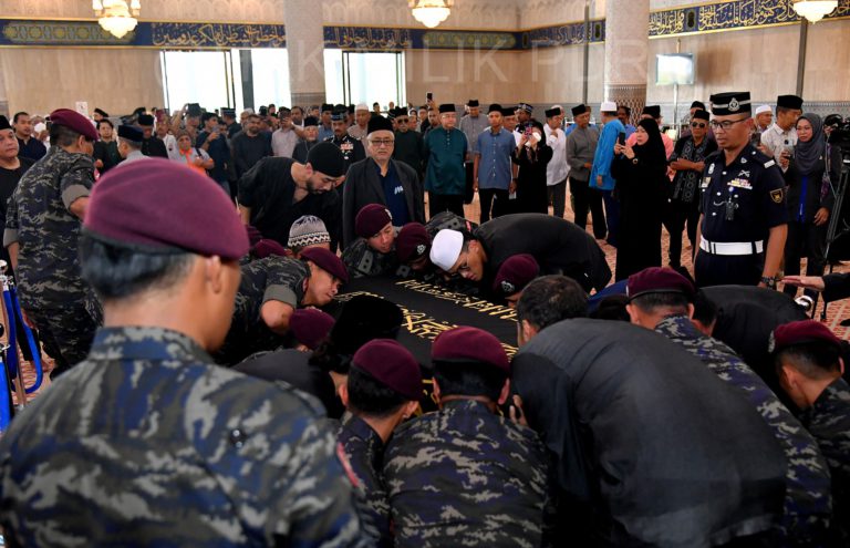 Keluarga Tun Hanif Omar Nafi tukar lokasi pengebumian