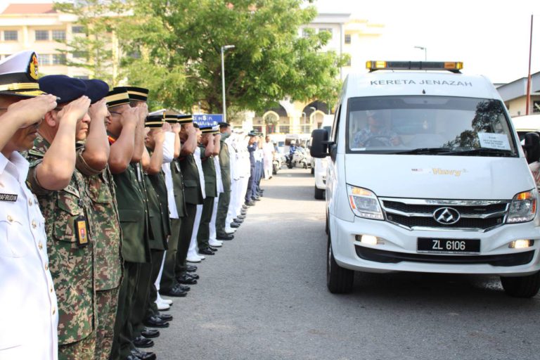 Lapan mangsa tragedi helikopter TLDM terhempas selamat dikebumikan