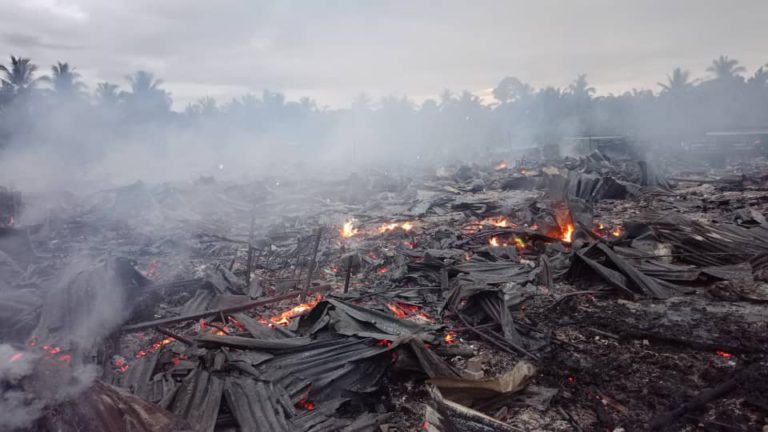 Tujuh blok rumah pekerja kilang musnah terbakar