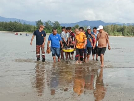 Warga emas ditemui lemas semasa memukat di pantai Kuala Putatan 2