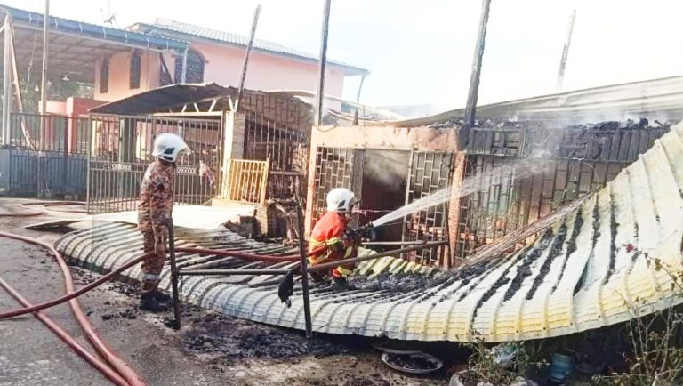Tiga rumah musnah terbakar, seorang mangsa melecur