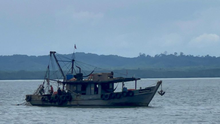 Maritim Malaysia tahan bot nelayan tangkap ikan kurang dari dua batu nautika