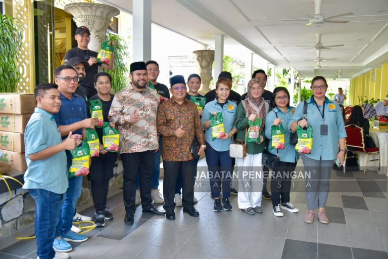 12 sekolah tahfiz terima sumbangan daging segar