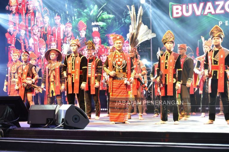 MRK perjuang budaya tradisi kaum KDMR