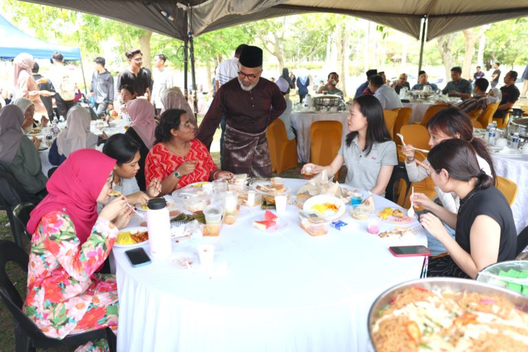1,500 pengunjung meriahkan sambutan raya Pusat Alumni UMS