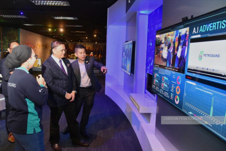 Sabah pamer budaya, muzik tradisi sempena PABKL 2024