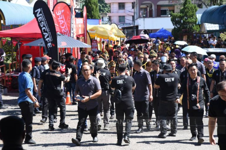Lebih 10,000 pengunjung meriahkan pelancaran Pesta Kaamatan negeri Sabah