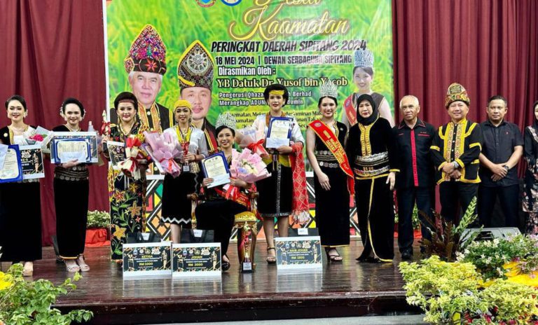 Sambutan perayaan kaum perlu disusun untuk menarik kehadiran pengunjung