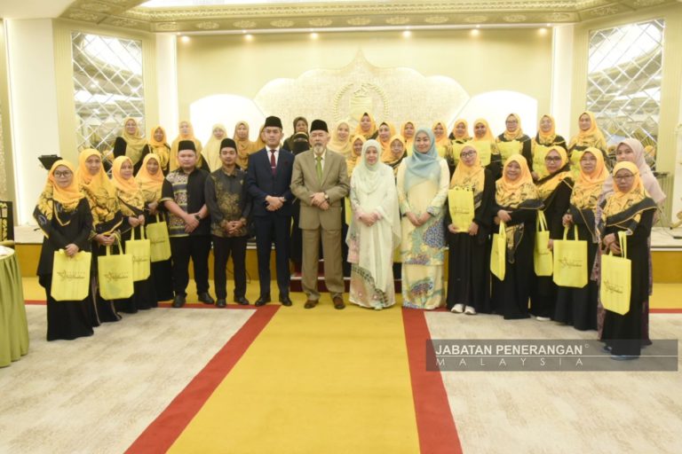 YNJ serah sumbangan kepada 30 saudara baru, asnaf HCF KK