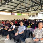 5.GAMBAR 5_ Peserta Program Pendidikan Bencana Alam yang terdiri dari murid sekolah tahap 2 SK Karakit Banggi dan juga barisan guru