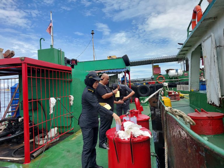 Ops Tiris : KPDN Labuan rampas 80,000 liter diesel