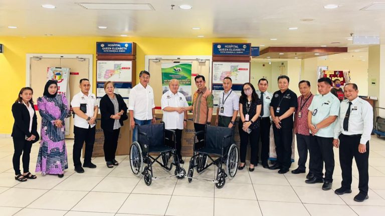 HQE terima sumbangan kerusi roda light duty & printer dot matrix dari ALPH