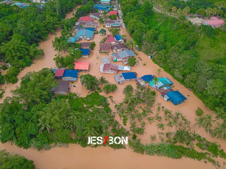 Membakut dilanda banjir