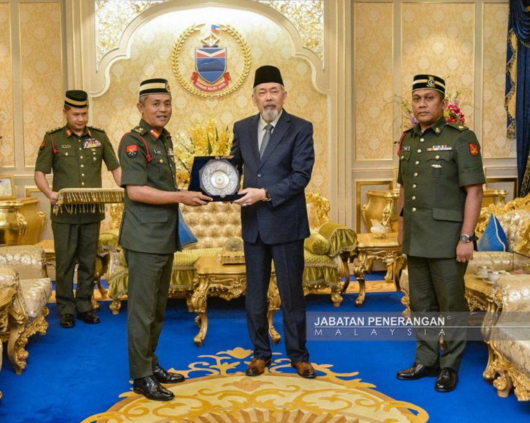 Panglima 5 Briged kunjungi Tun Juhar