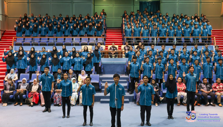 Manfaatkan peluang pengajian di universiti sebaiknya