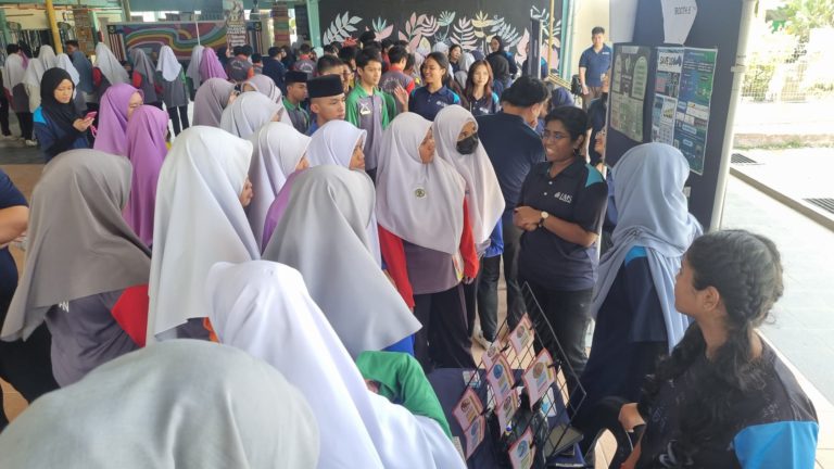 UMS tampil perkasa pelajar B40 dengan inovasi STEM