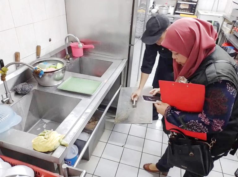 DBKK tingkatkan pemeriksaan & pemantauan premis makanan