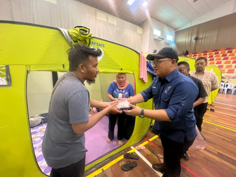 LKTNS serah sumbangan bantu mangsa terjejas banjir
